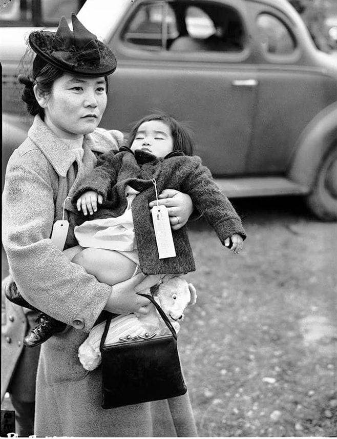 Fumiko Hayashida and her daughter, Bainbridge Island, March 30, 1942